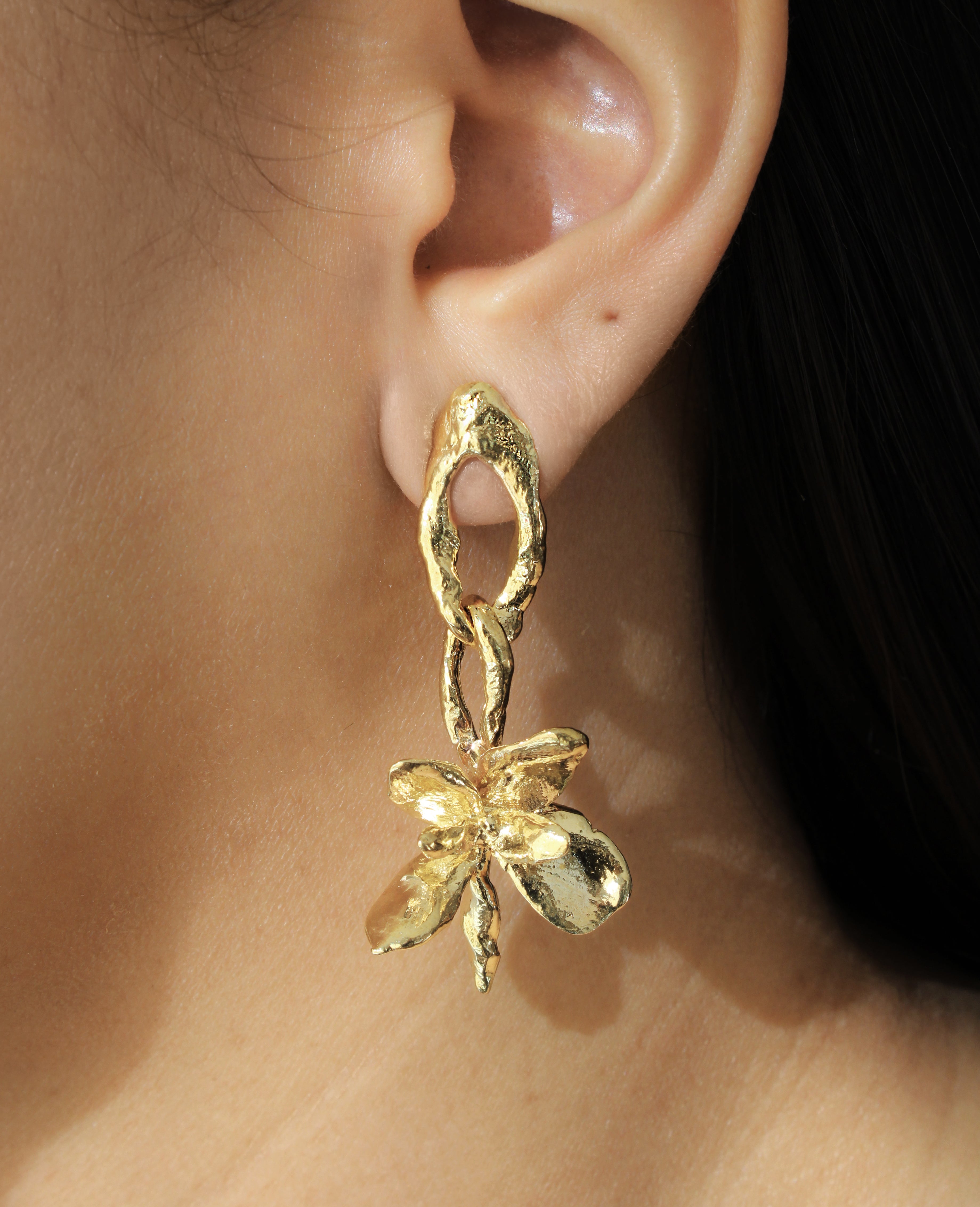 CHUNKY LILIES // golden earrings - ORA-C jewelry - handmade jewelry by Montreal based independent designer Caroline Pham