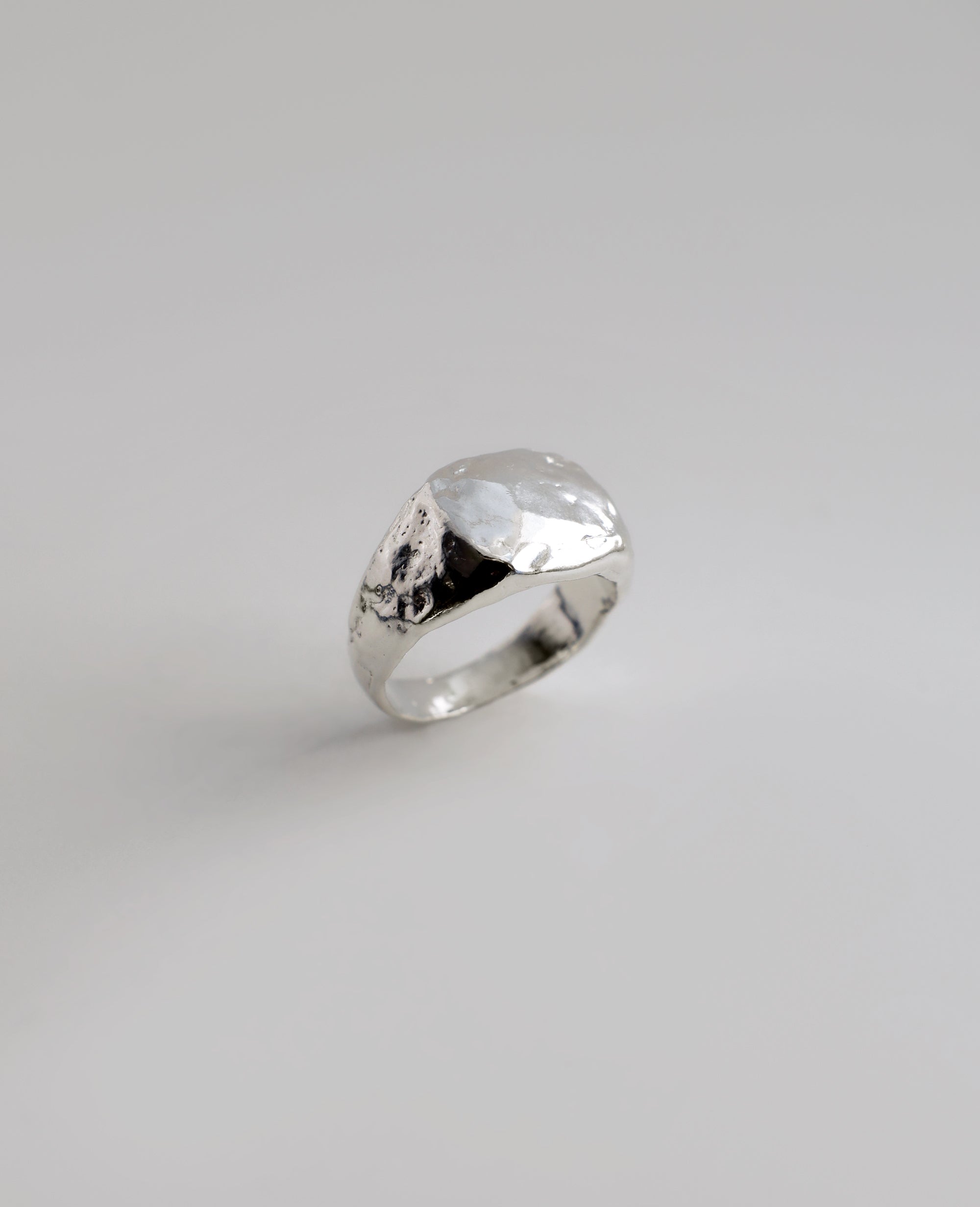 BOULDER SIGNET // silver ring - ORA-C jewelry - handmade jewelry by Montreal based independent designer Caroline Pham