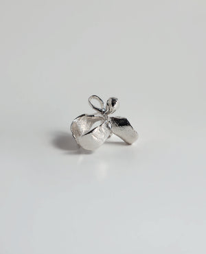 FINGER BOW // silver cuff ring - ORA-C jewelry - handmade jewelry by Montreal based independent designer Caroline Pham